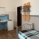 Hostel Pension&hostel Anna - Monteurzimmer *