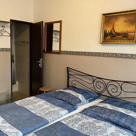 Pension&hostel Anna - Monteurzimmer Хостел *