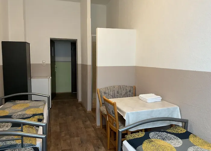 Albergue Pension&hostel Anna - Monteurzimmer *