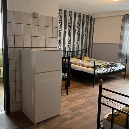 Pension&hostel Anna - Monteurzimmer * Monachium