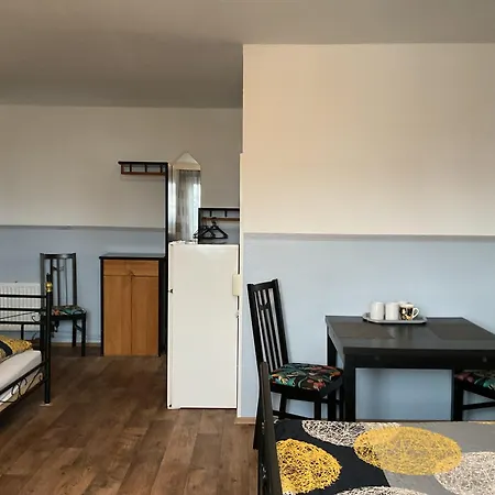 بيت شباب Pension&hostel Anna - Monteurzimmer