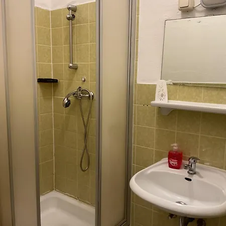 Хостел Pension&hostel Anna - Monteurzimmer