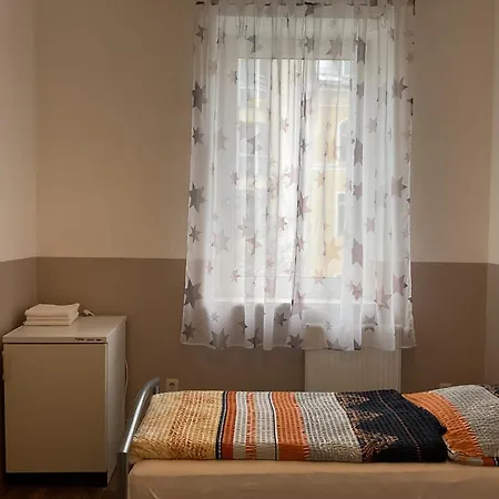 Pension&hostel Anna - Monteurzimmer Хостел *