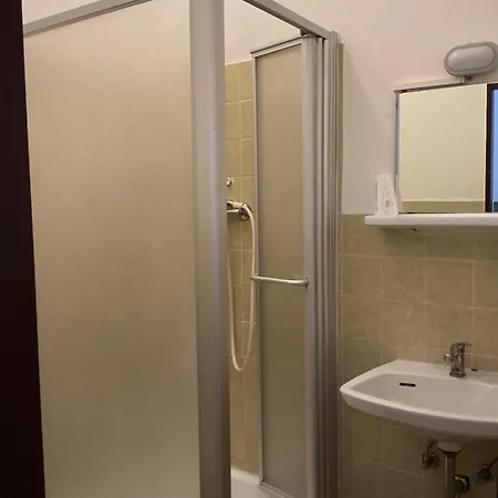 بيت شباب Pension&hostel Anna - Monteurzimmer *