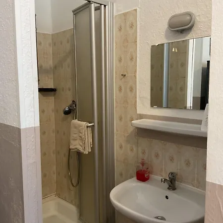 Pension&hostel Anna - Monteurzimmer Хостел *