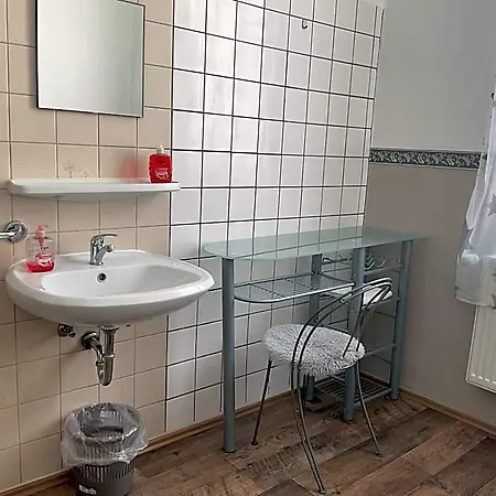 Pension&hostel Anna - Monteurzimmer 호스텔 *