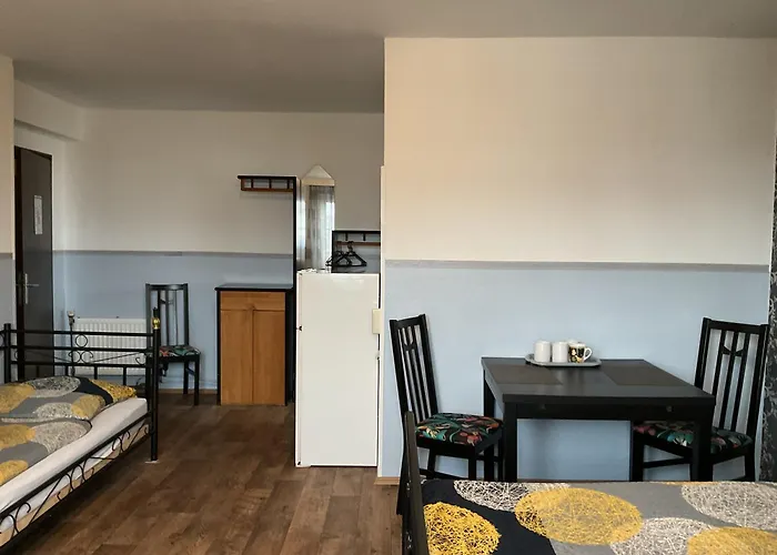 Hostel Pension&hostel Anna - Monteurzimmer