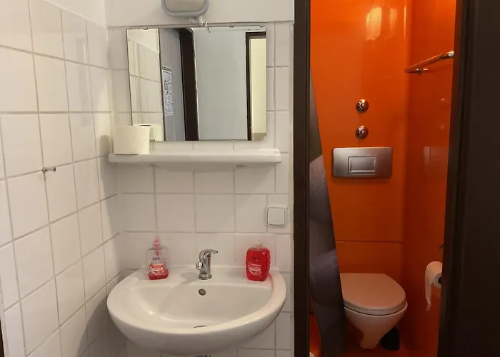 Pension&hostel Anna - Monteurzimmer אכסניה