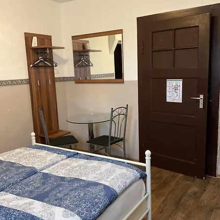Auberge de jeunesse Pension&hostel Anna - Monteurzimmer