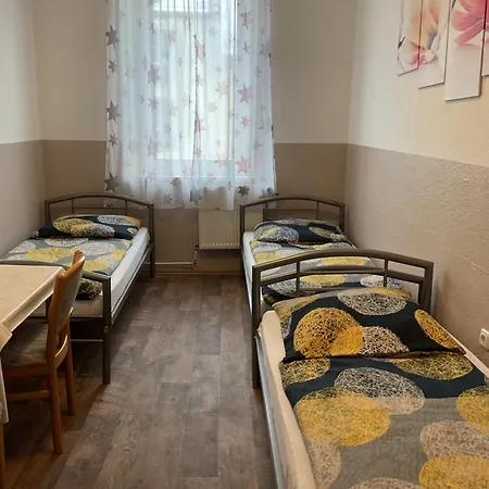 Hostel Pension&hostel Anna - Monteurzimmer